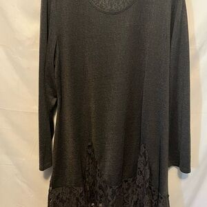 Indigo Soul Charcoal Gray Long Sleeve Tunic Top with Lace / Handkerchief Hem 2X